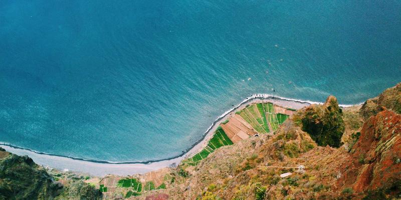 影视制作中的色彩科学：从DIT现场色彩管理到后期调色流程全解析