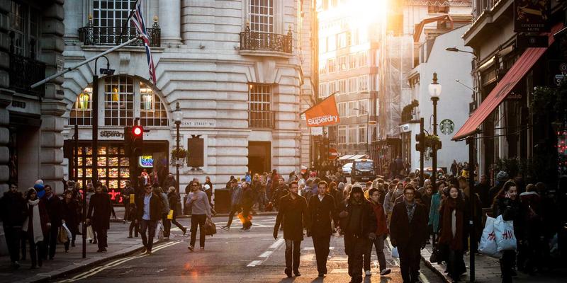 影视制片管理中的预算精准分配策略：从内容策划到普罗科制作的全流程成本控制实战