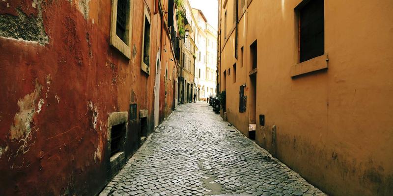 普罗科制作解析：影视服装设计如何通过角色性格、时代考据与叙事功能成就创意内容